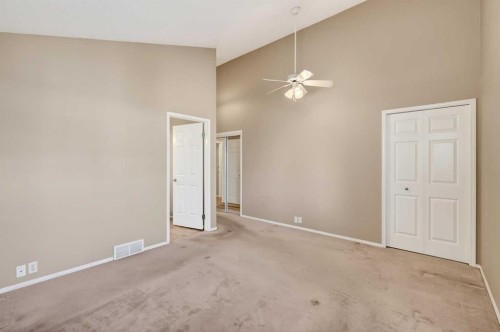 711 Diamond Court Se, Calgary, AB - Indoor Photo Showing Other Room