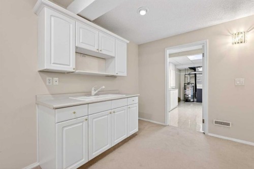 711 Diamond Court Se, Calgary, AB - Indoor