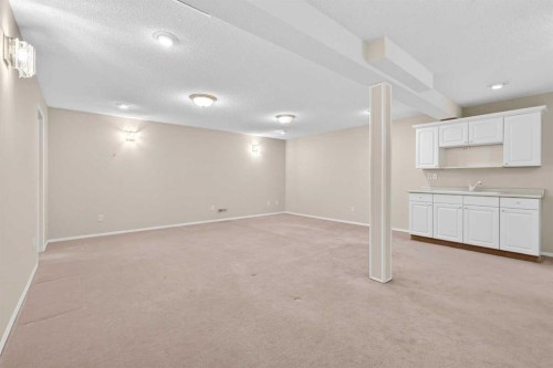 711 Diamond Court Se, Calgary, AB - Indoor