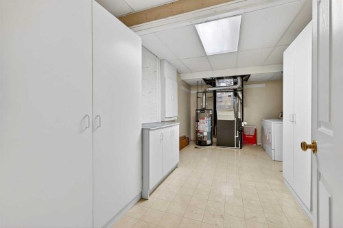 711 Diamond Court Se, Calgary, AB - Indoor Photo Showing Other Room