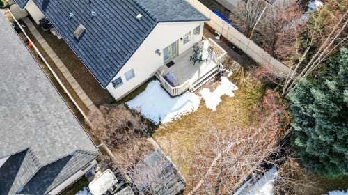 711 Diamond Court Se, Calgary, AB - Outdoor