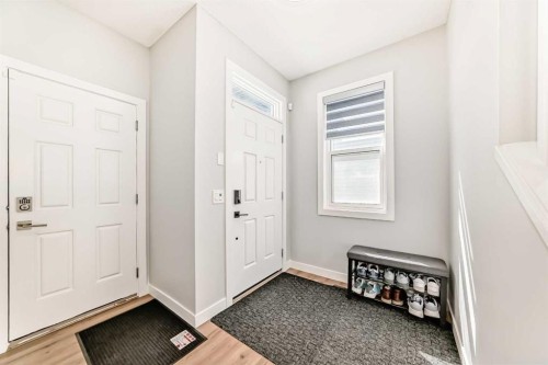 95 Cornerbrook Common Ne, Calgary, AB - Indoor Photo Showing Other Room