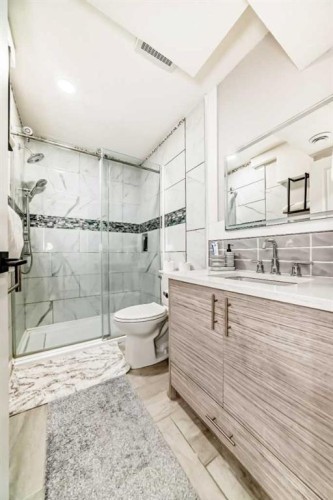 95 Cornerbrook Common Ne, Calgary, AB - Indoor Photo Showing Bathroom