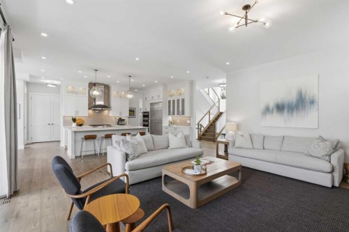 5927 34 Street Sw, Calgary, AB - Indoor Photo Showing Living Room