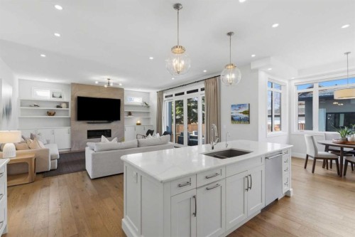 5927 34 Street Sw, Calgary, AB - Indoor