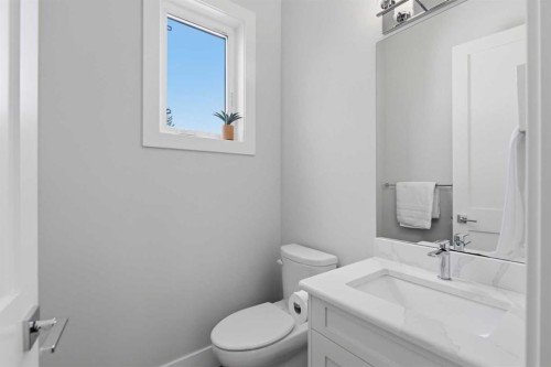 5927 34 Street Sw, Calgary, AB - Indoor Photo Showing Bathroom