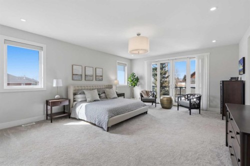 5927 34 Street Sw, Calgary, AB - Indoor Photo Showing Bedroom