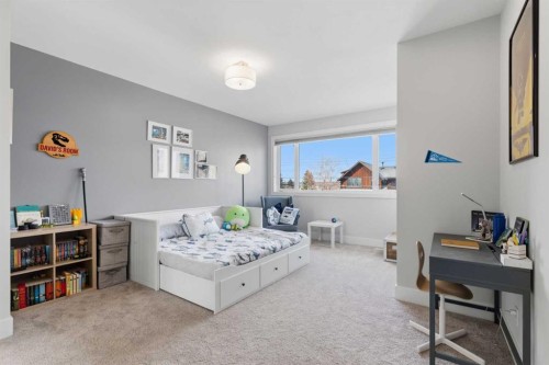 5927 34 Street Sw, Calgary, AB - Indoor Photo Showing Bedroom