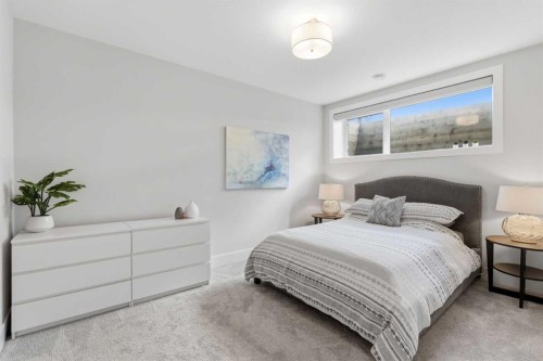 5927 34 Street Sw, Calgary, AB - Indoor Photo Showing Bedroom