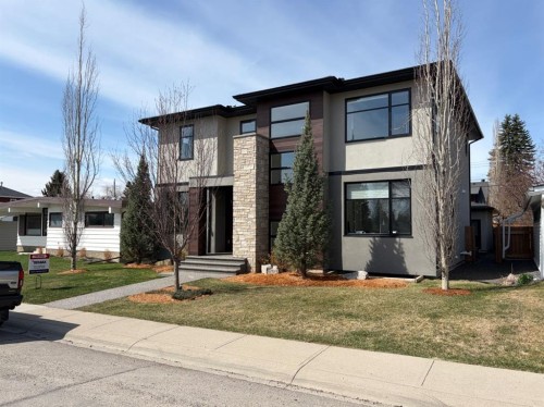 5927 34 Street Sw, Calgary, AB - Outdoor With Facade