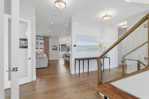 5927 34 Street Sw, Calgary, AB - Indoor Photo Showing Other Room