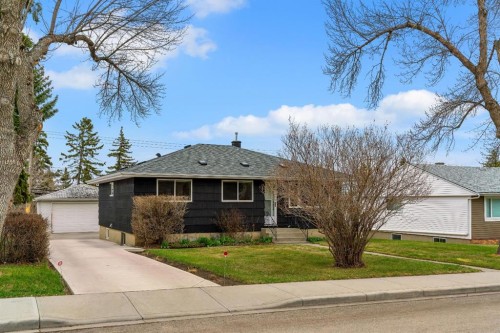 254 Hendon Drive Nw, Calgary, AB - Outdoor