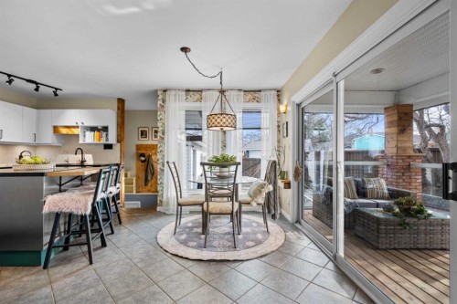 223 45 Street Sw, Calgary, AB - Indoor Photo Showing Dining Room