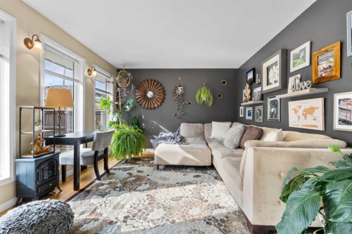223 45 Street Sw, Calgary, AB - Indoor Photo Showing Other Room