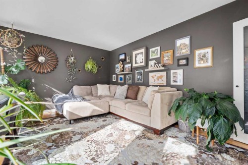 223 45 Street Sw, Calgary, AB - Indoor Photo Showing Living Room