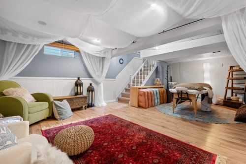 223 45 Street Sw, Calgary, AB - Indoor