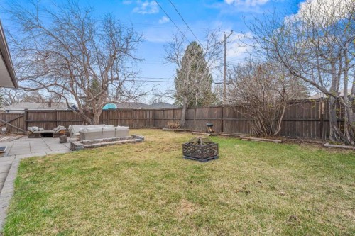 223 45 Street Sw, Calgary, AB - Outdoor With Backyard