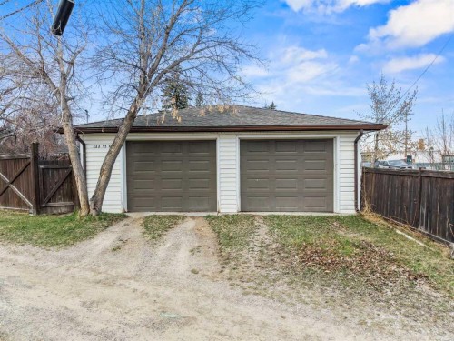 223 45 Street Sw, Calgary, AB - Outdoor