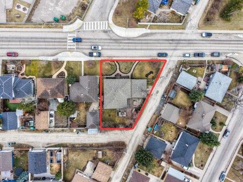 223 45 Street Sw, Calgary, AB - 