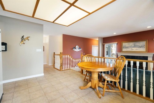 118 Shawnee Place Sw, Calgary, AB - Indoor Photo Showing Dining Room