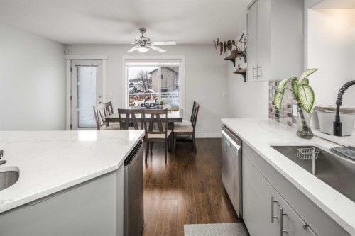 125 Coventry Crescent Ne, Calgary, AB - Indoor Photo Showing Kitchen