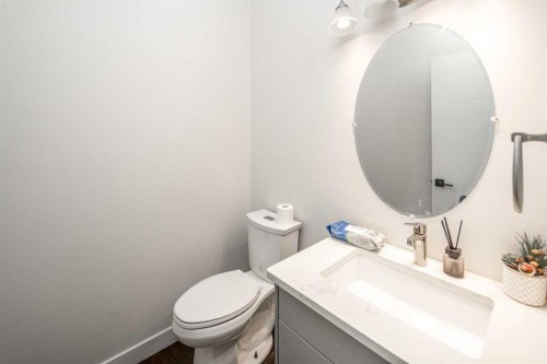 125 Coventry Crescent Ne, Calgary, AB - Indoor Photo Showing Bathroom