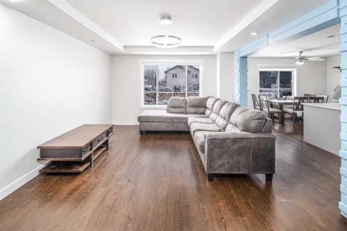 125 Coventry Crescent Ne, Calgary, AB - Indoor Photo Showing Living Room