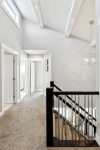 646 24 Avenue Nw, Calgary, AB - Indoor Photo Showing Other Room