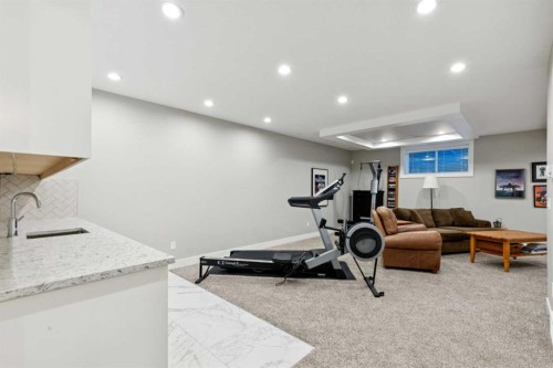 646 24 Avenue Nw, Calgary, AB - Indoor