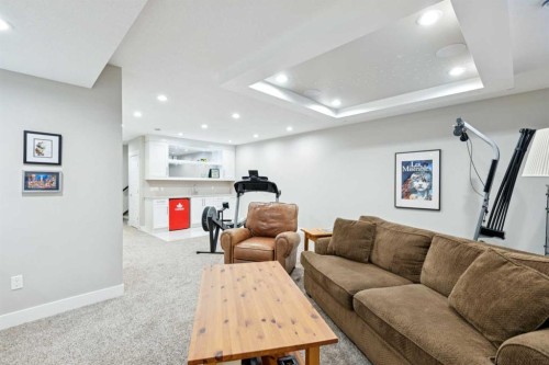 646 24 Avenue Nw, Calgary, AB - Indoor
