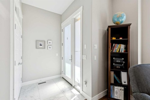 646 24 Avenue Nw, Calgary, AB - Indoor