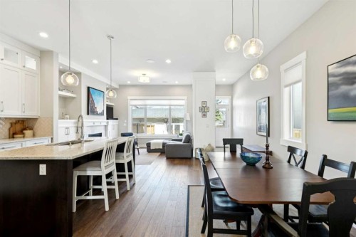 646 24 Avenue Nw, Calgary, AB - Indoor Photo Showing Dining Room