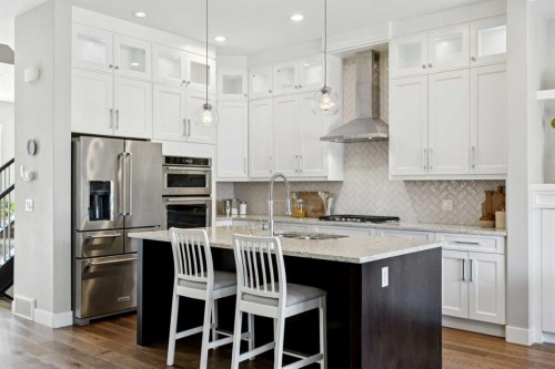 646 24 Avenue Nw, Calgary, AB - Indoor Photo Showing Kitchen With Stainless Steel Kitchen With Upgraded Kitchen