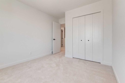 446 River Avenue, Cochrane, AB - Indoor Photo Showing Other Room