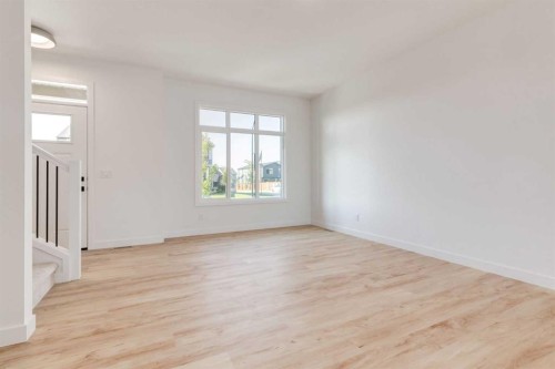 446 River Avenue, Cochrane, AB - Indoor Photo Showing Other Room