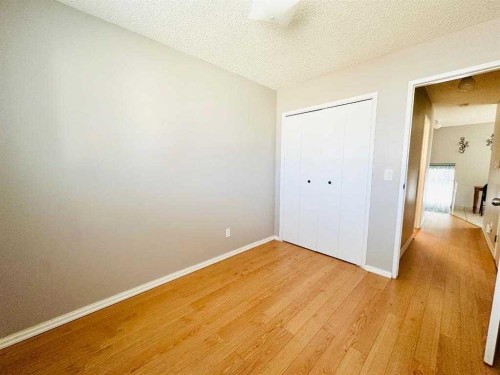 15 Pinecliff Close Ne, Calgary, AB - Indoor Photo Showing Other Room