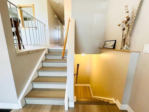 15 Pinecliff Close Ne, Calgary, AB - Indoor Photo Showing Other Room