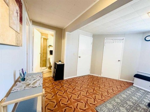 15 Pinecliff Close Ne, Calgary, AB - Indoor