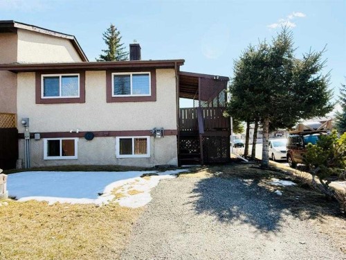 15 Pinecliff Close Ne, Calgary, AB - Outdoor