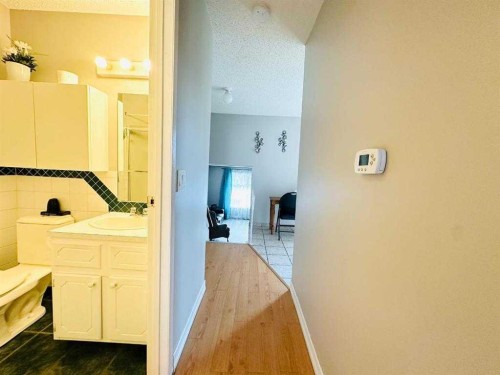 15 Pinecliff Close Ne, Calgary, AB - Indoor Photo Showing Other Room