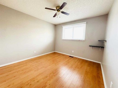 15 Pinecliff Close Ne, Calgary, AB - Indoor Photo Showing Other Room