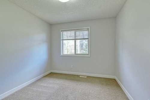 508-413 River Avenue, Cochrane, AB - Indoor Photo Showing Other Room
