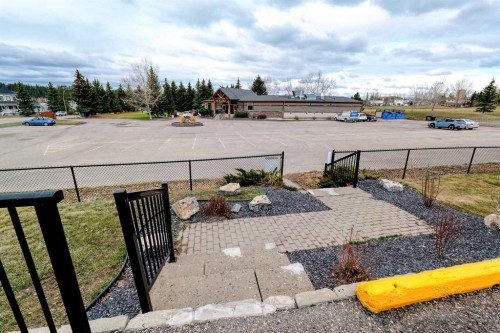 508-413 River Avenue, Cochrane, AB - Outdoor