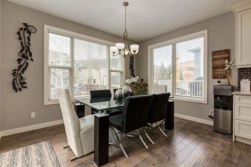 39 Cranbrook Crescent Se, Calgary, AB - Indoor Photo Showing Dining Room
