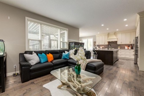 39 Cranbrook Crescent Se, Calgary, AB - Indoor Photo Showing Living Room