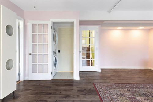 8 Hawkfield Crescent Nw, Calgary, AB - Indoor Photo Showing Other Room