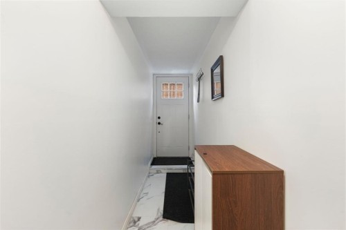 8 Hawkfield Crescent Nw, Calgary, AB - Indoor Photo Showing Other Room