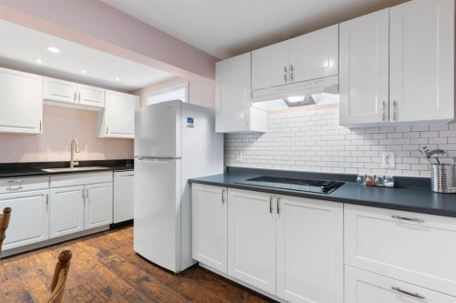 8 Hawkfield Crescent Nw, Calgary, AB - Indoor Photo Showing Kitchen