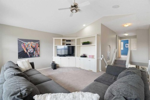 71 Chaparral Grove Se, Calgary, AB - Indoor Photo Showing Living Room