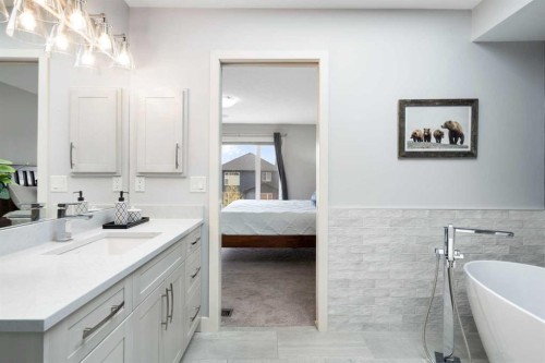 71 Chaparral Grove Se, Calgary, AB - Indoor Photo Showing Bathroom